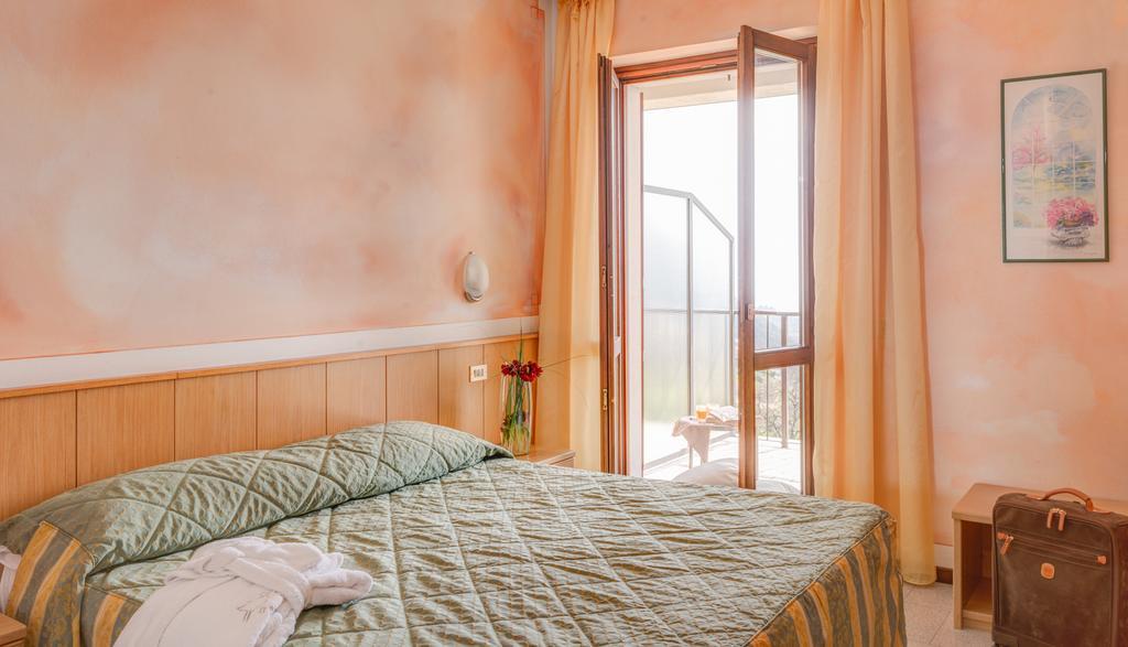 Hotel La Fenice E Sole